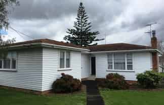 11 Matapouri Road, Mangere Bridge