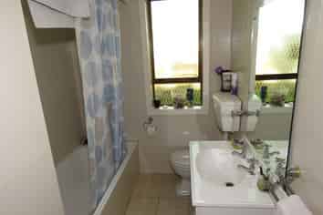 40 Disraeli Street, Westport