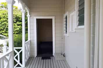 2 / 165a Hinemoa Street, Birkenhead