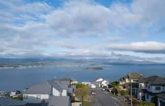 1A Bennett Grove, Newlands