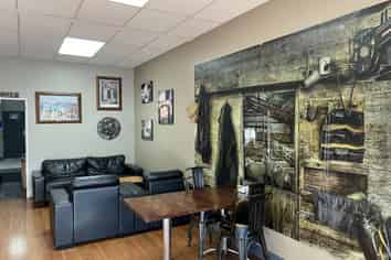 ICONIC CATCHING PEN CAFE