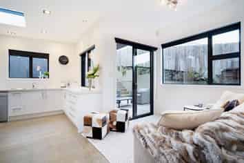 16 Canongate, Dunedin Central