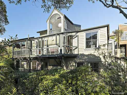 11 Waikowhai Street, Ngaio