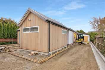 2/78 Straven Road, Fendalton