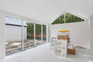 2/78 Straven Road, Fendalton