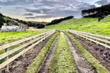 1493 South Head Road, Helensville