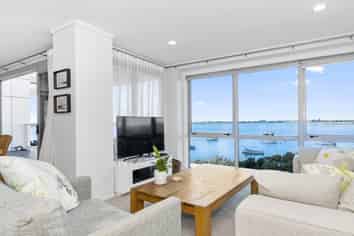 606/72 Devonport Towers, Devonport Road, Tauranga Central