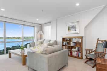 606/72 Devonport Towers, Devonport Road, Tauranga Central