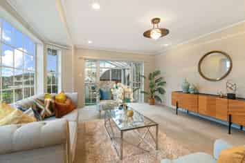 5 Majesty Place, Farm Cove