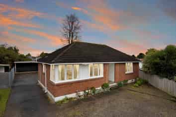 8 Hendon Place, West End