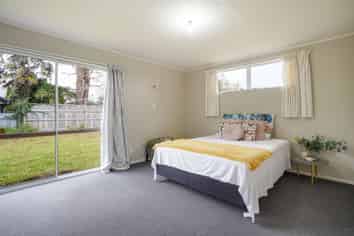 8 Hendon Place, West End