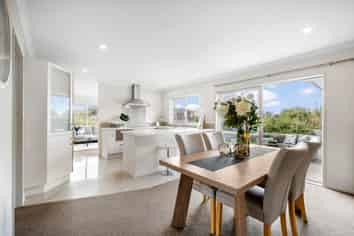 6 Neill Boak Place, Beachlands