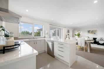 6 Neill Boak Place, Beachlands