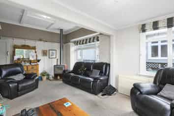 26 & 26B Ings Avenue, Saint Clair