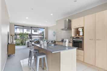 9 Manchester Drive, Flat Bush