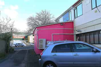 Large Retail/Office Building For Lease