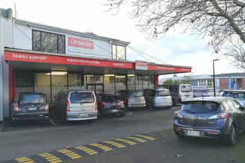 Large Retail/Office Building For Lease