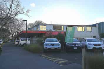 Large Retail/Office Building For Lease