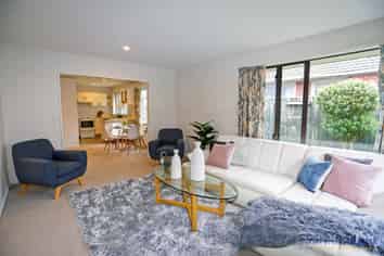 2/44 Division Street, Riccarton