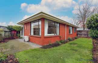 2/44 Division Street, Riccarton