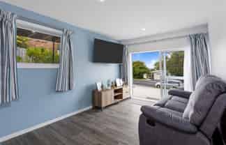 a/52 Ayton Drive, Totara Vale