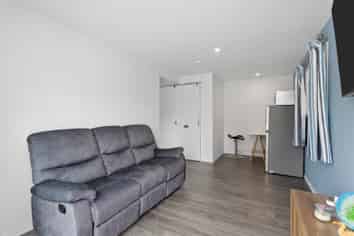 a/52 Ayton Drive, Totara Vale