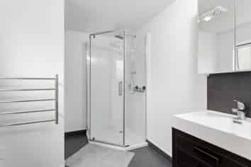 a/52 Ayton Drive, Totara Vale