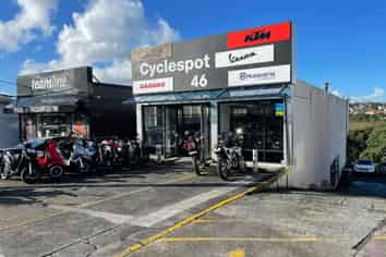 Prime Frontage on Barry's Point Road