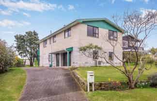 5 Mahoe Street, Otaki Beach