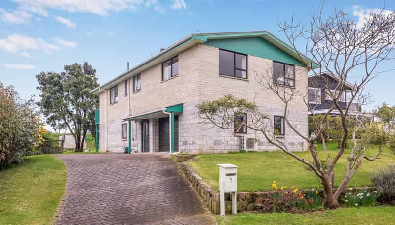 5 Mahoe Street, Otaki Beach