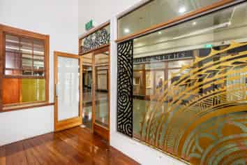 Small Tidy Office on K'Road