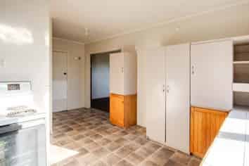 44 Bright Crescent, Maraenui