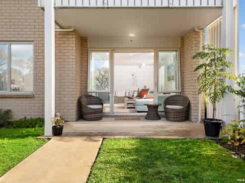 2/100 Edinburgh Street, Pukekohe