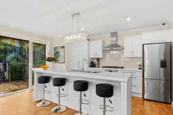 10 Tralee Street, Omokoroa