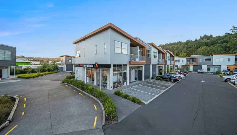 C11 (28/18 Oteha Valley Road Extension, Albany