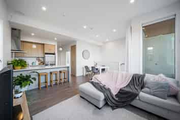 Quality Live/Work Unit in the Heart of Albany