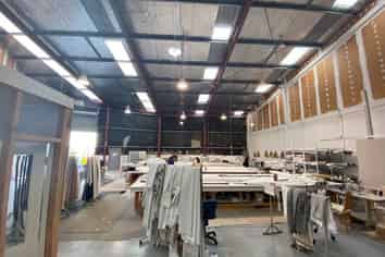 High profile warehouse and showroom opportunity