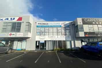 High profile warehouse and showroom opportunity