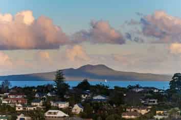 64 Caldera Drive, Long Bay