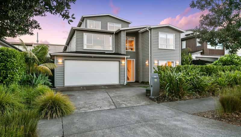 64 Caldera Drive, Long Bay