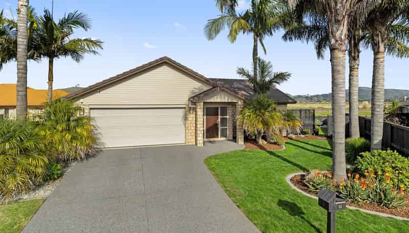 31 Bucklands Crescent, 
