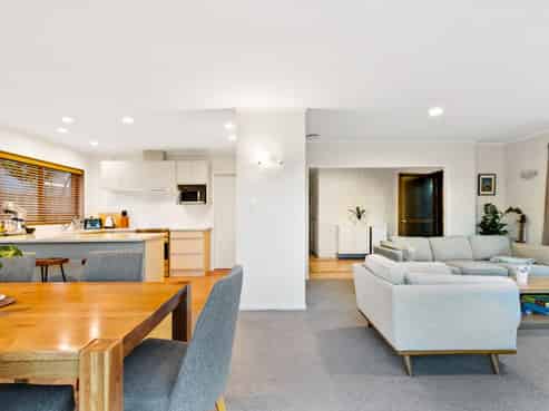 67 Seaview Road, Castor Bay