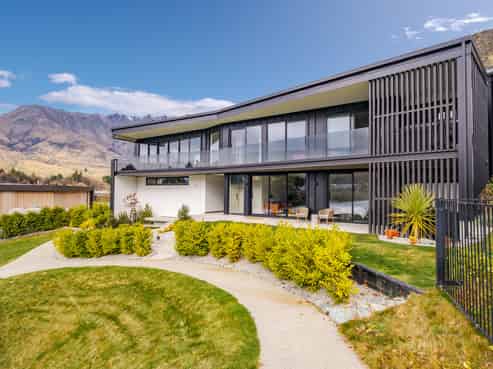 1 and 1A William Rees Place, Kelvin Heights