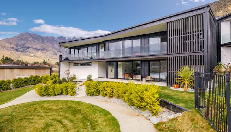 1 and 1A William Rees Place, Kelvin Heights