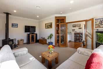 12A Tomoana Road, Mahora