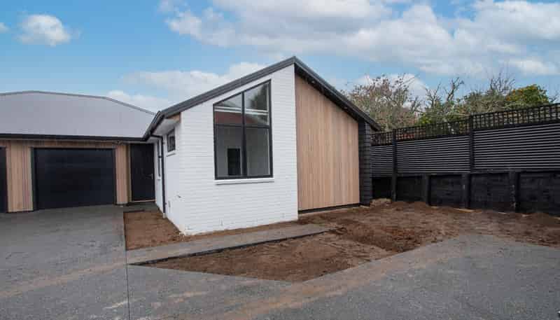 73D Houchens Road, Glenview