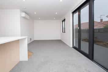 73D Houchens Road, Glenview