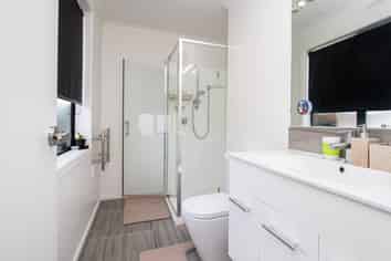 15 Blackwood Crescent, Glenview