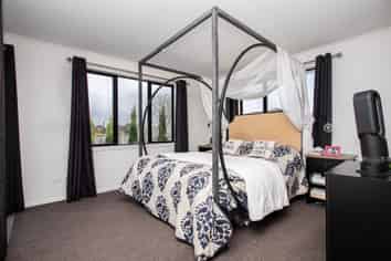 15 Blackwood Crescent, Glenview