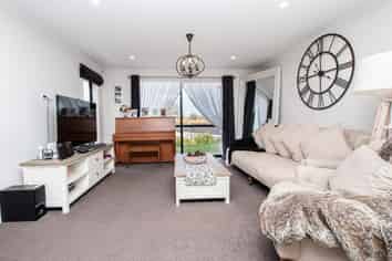 15 Blackwood Crescent, Glenview